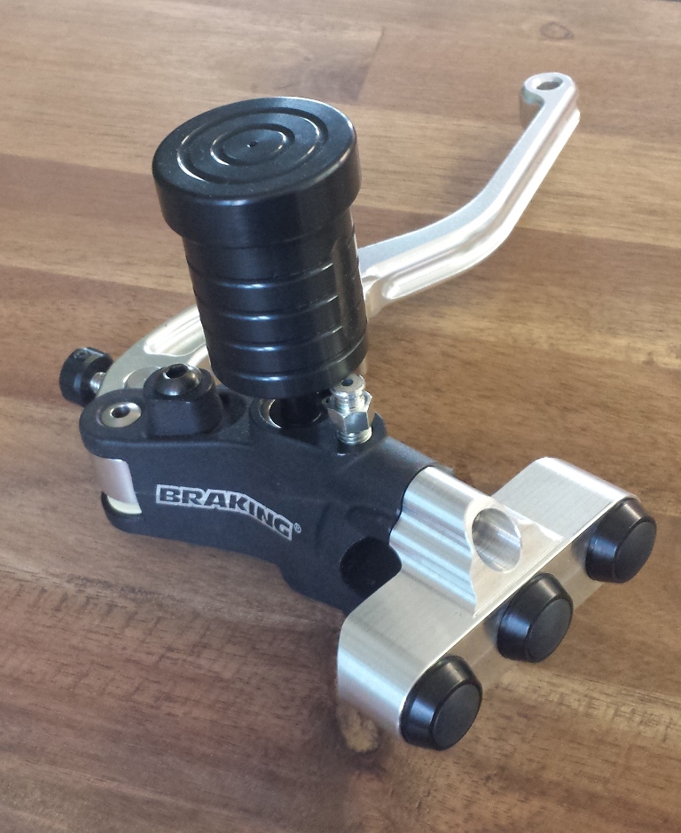 CNC Bremsbehälter Modell: Braking mit Glas S CNC Bremsbehälter Modell: Braking mit Glas S